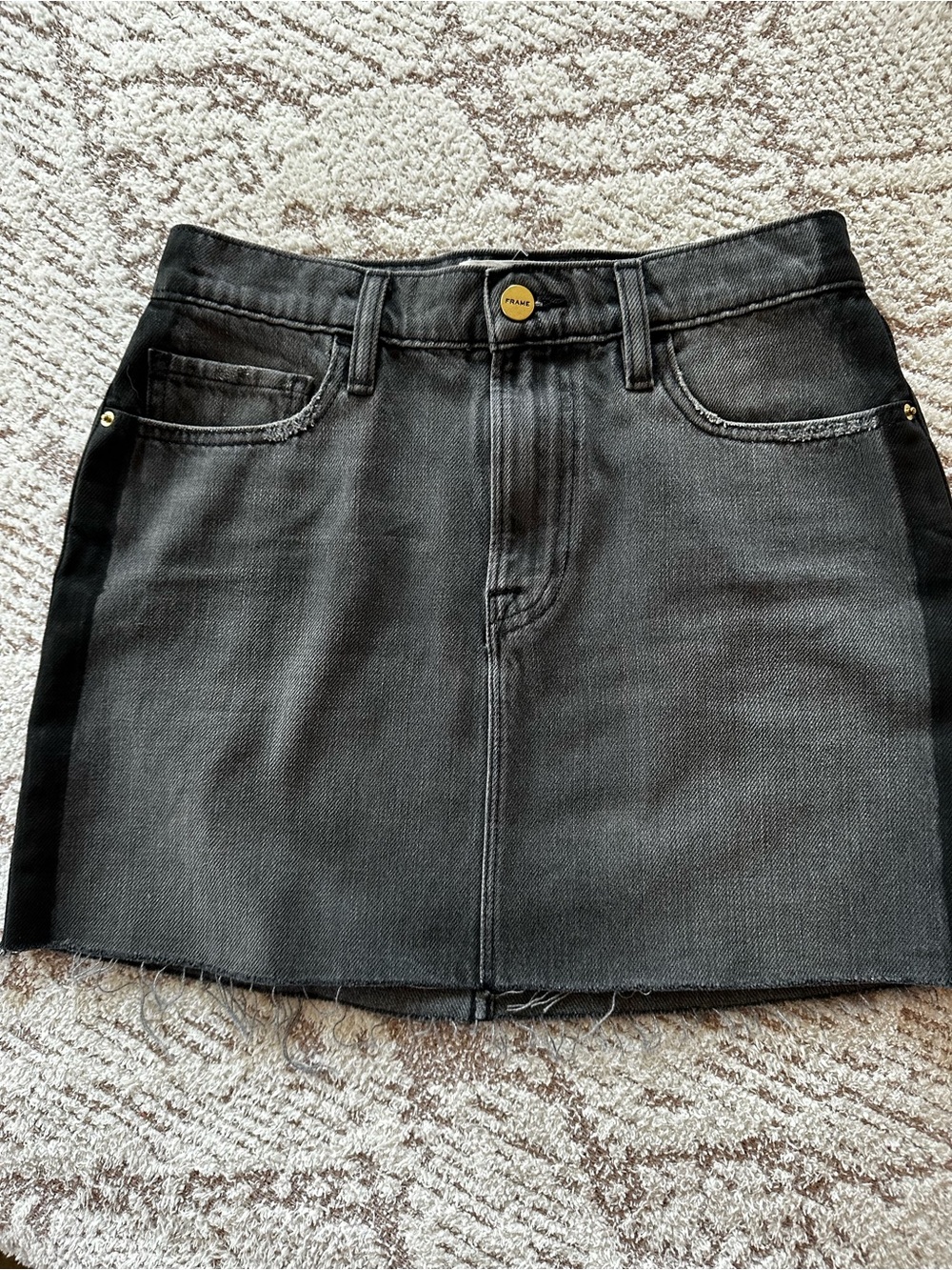 FRAME Jive Denim Mini Skirt Size 26 Black Side Panel Raw Hem 100% Cotton